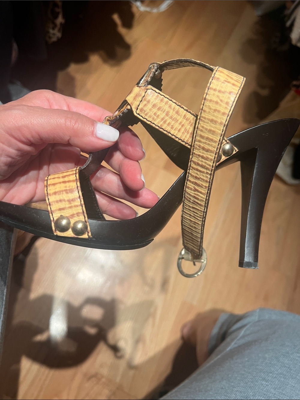 Fendi Yellow T-Strap Sandals with Signature Logo Accent - Picture 7 of 8